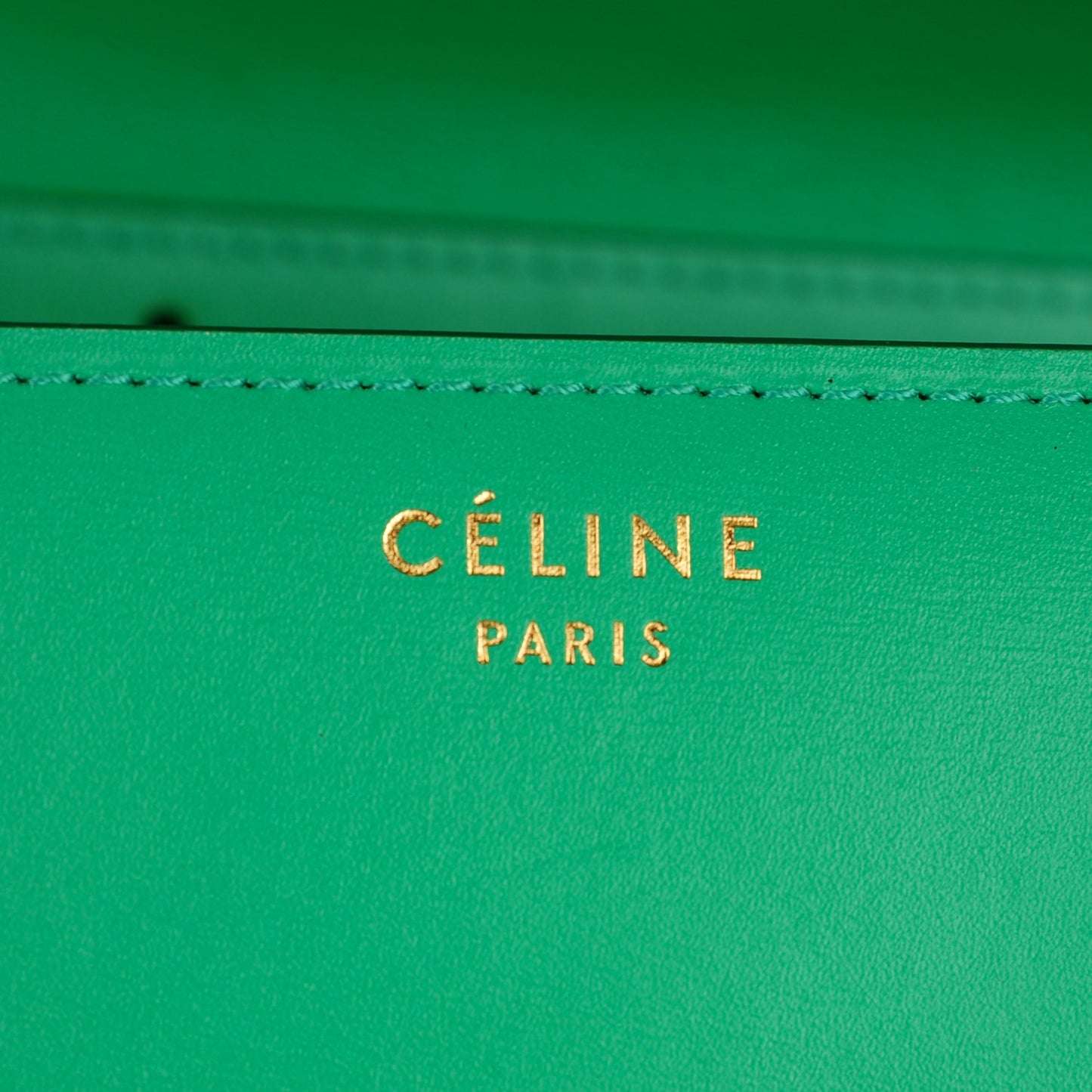 Smooth Calfskin Medium Classic Box Flap Bag Palm