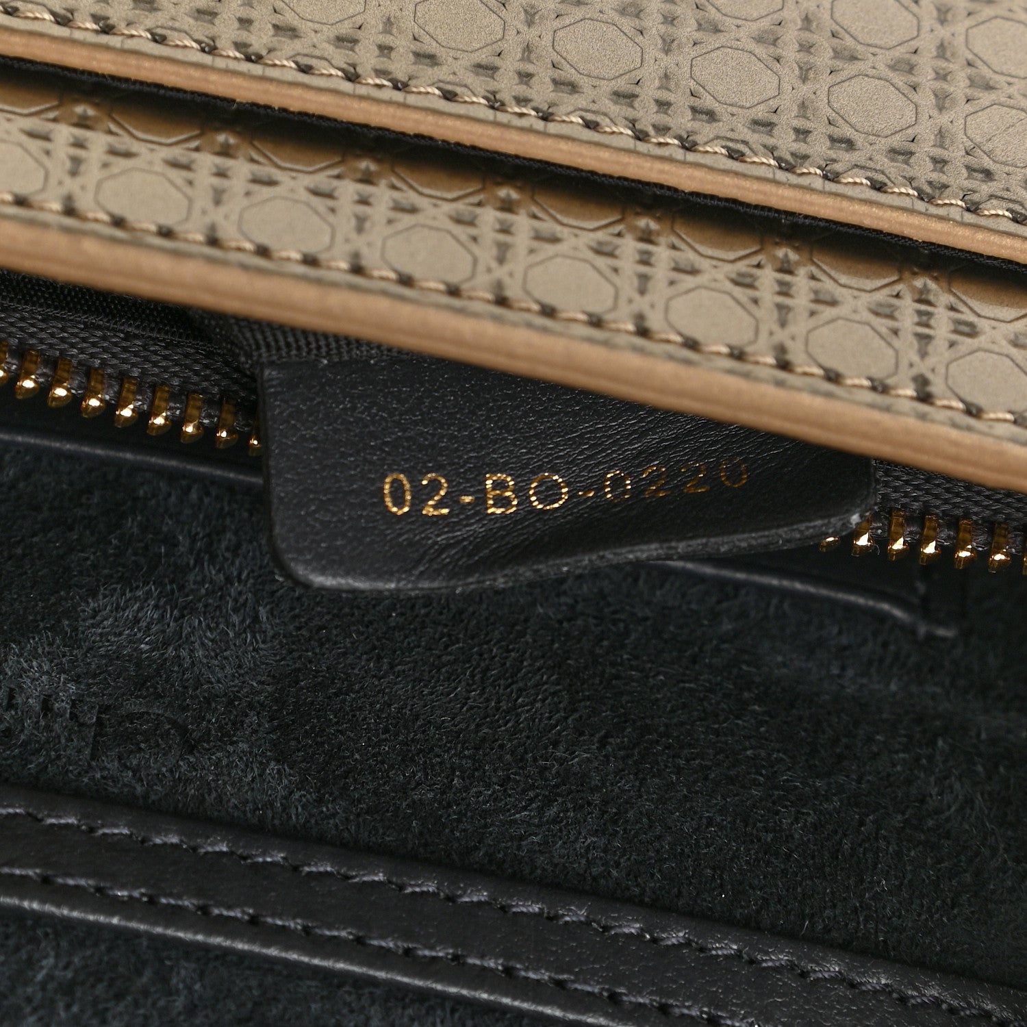 Christian Dior Metallic Patent Micro-Cannage 30 Montaigne 2 in 1 Pouch Gold 7 of 9