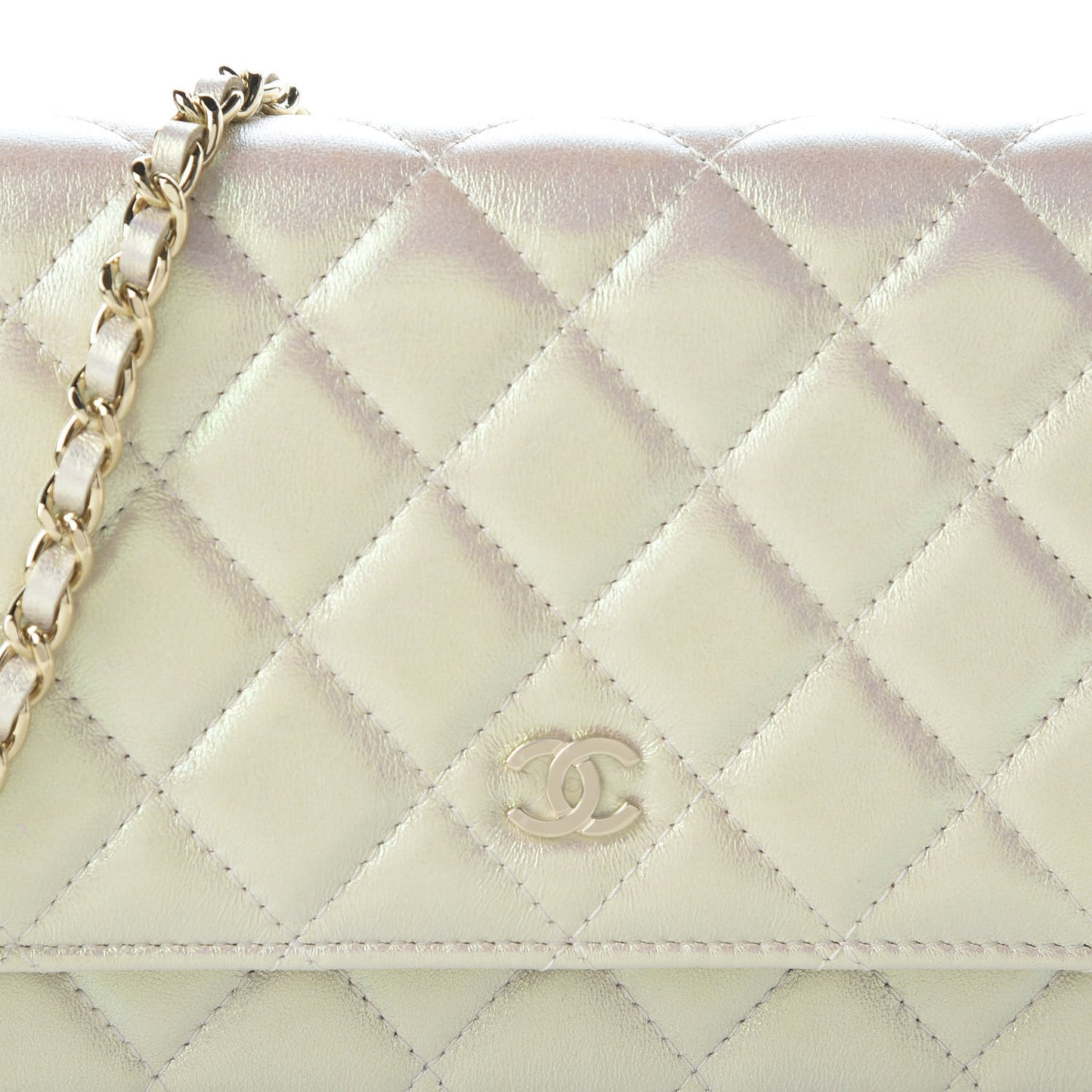 Iridescent Lambskin Quilted Wallet On Chain WOC Ivory