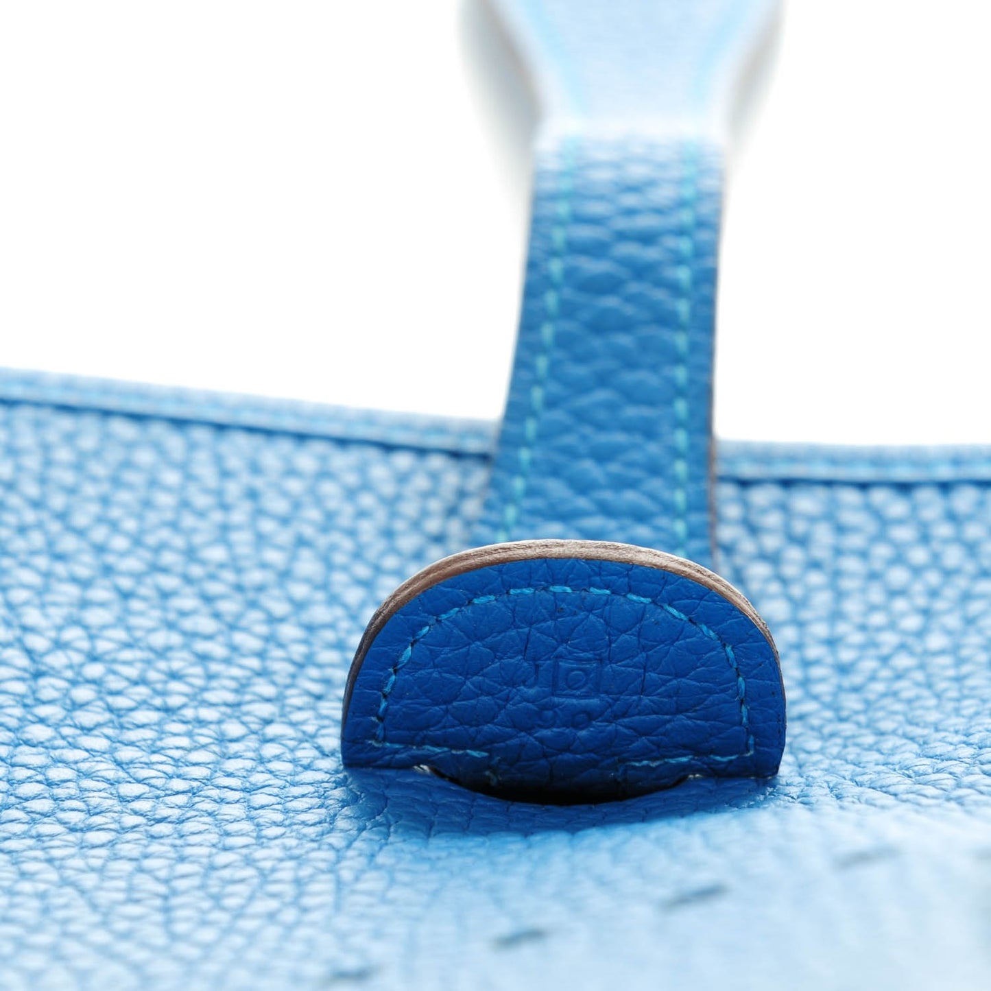 Taurillon Clemence Amazone Evelyne III PM Mykonos