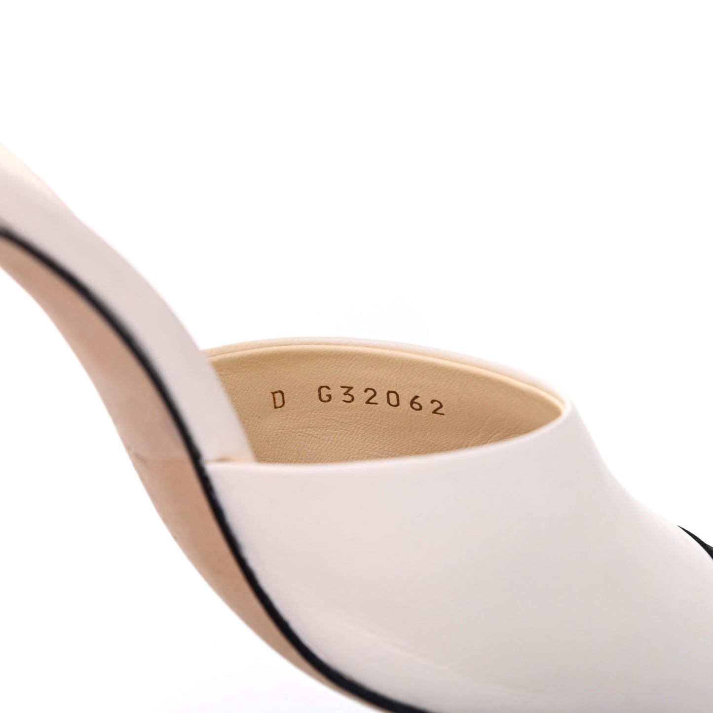 Lambskin Grosgrain Cap Toe Snake Pearl Mule 35 White Black