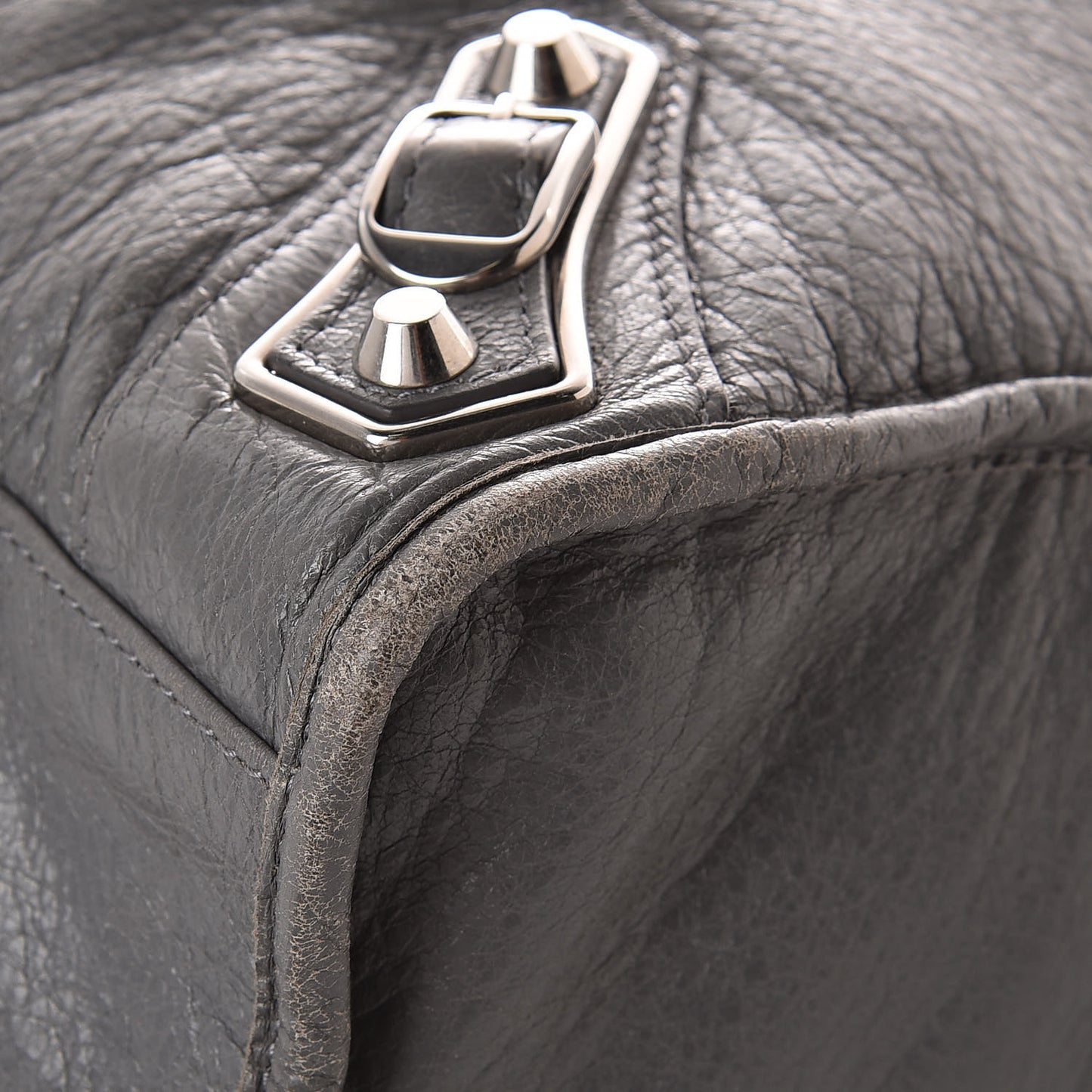 Agneau Silver Metallic Edge Hardware City Gris Cendre