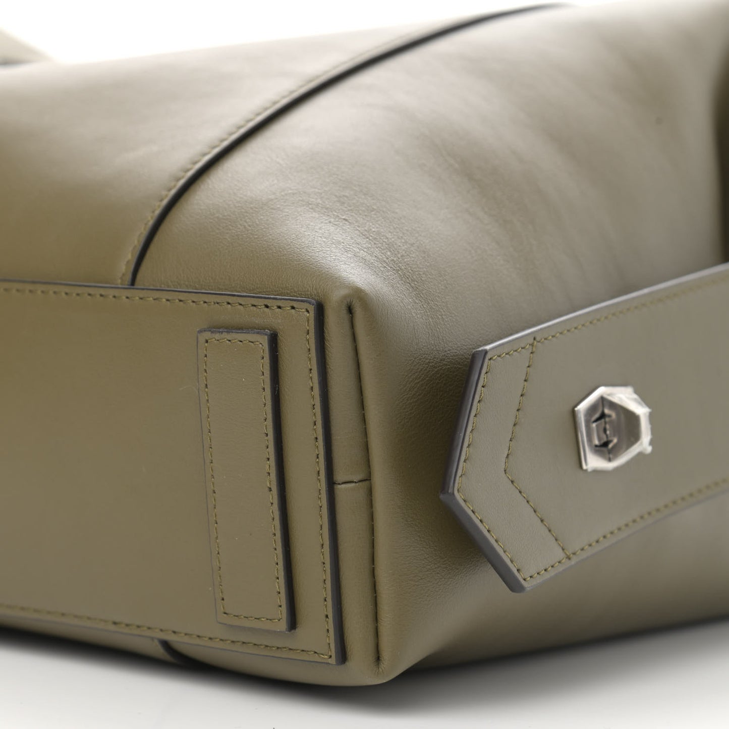 Soft Calfskin Medium Soft Antigona Dark Khaki