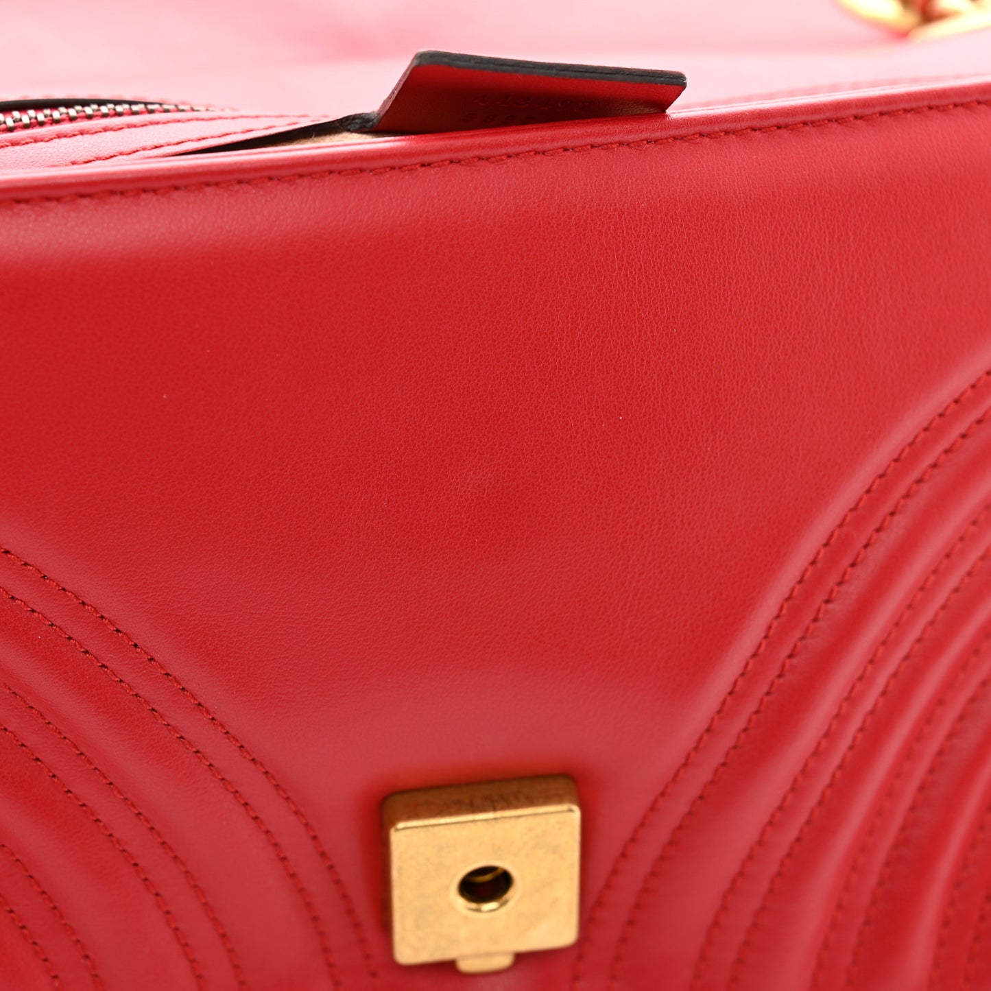 Calfskin Matelasse Small GG Marmont Shoulder Bag Hibiscus Red