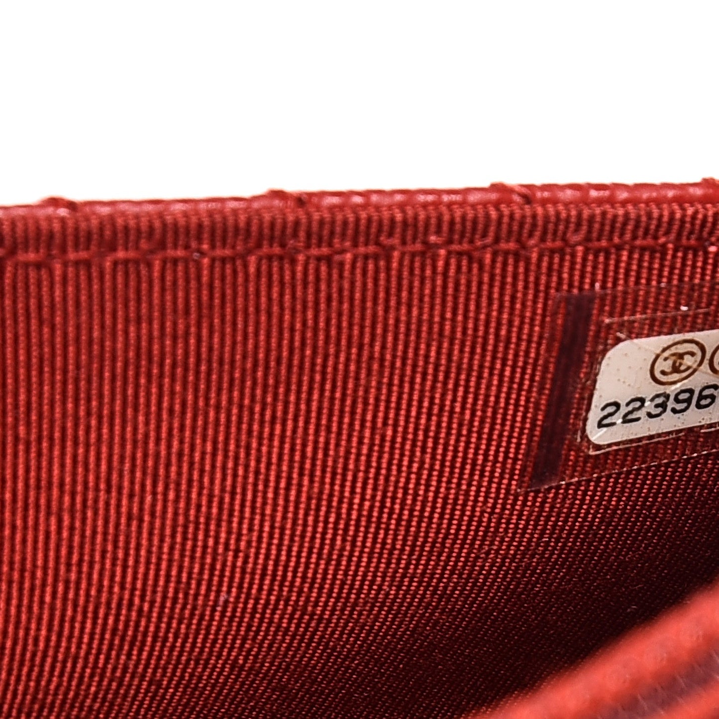 Caviar Chevron Quilted Wallet On Chain WOC Red