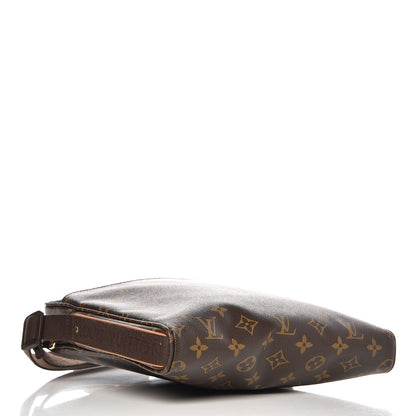 Louis Vuitton Monogram Trotteur Beaubourg 4 of 7