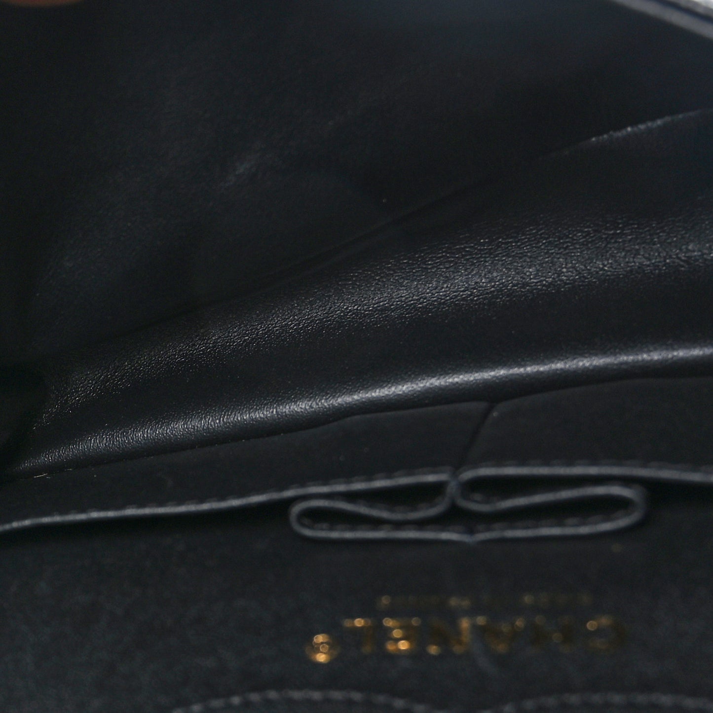 Calfskin Crocodile Embossed Graffiti 2.55 Cocodile Reissue 225 Flap Black Gold