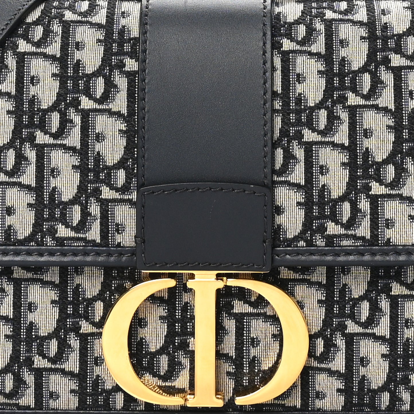 Oblique 30 Montaigne Flap Bag Blue