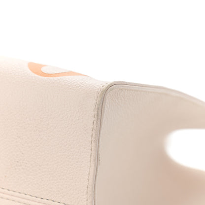 Louis Vuitton Empreinte Monogram Giant By The Pool Onthego MM Cream Saffron 12 of 18