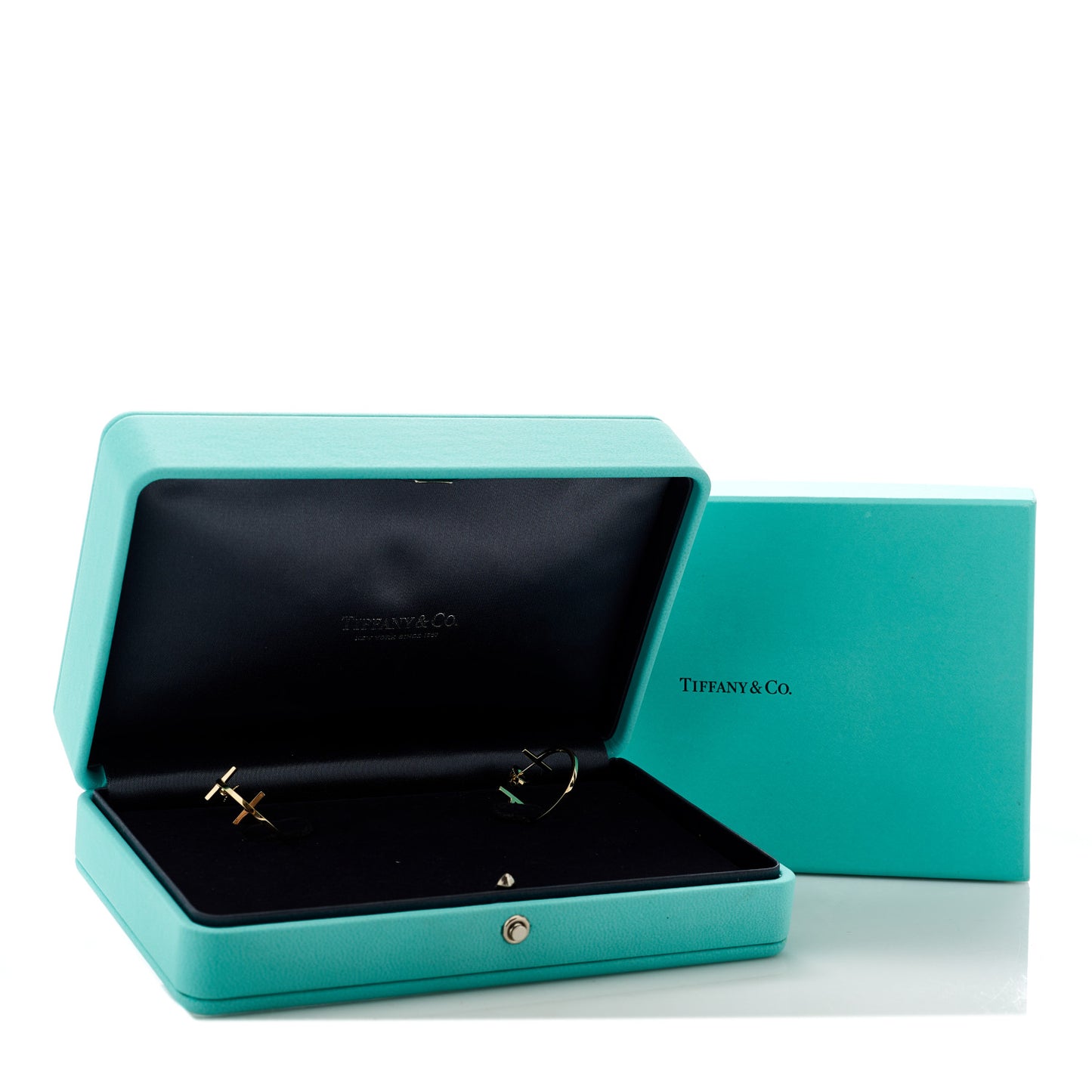 18K Yellow Gold Medium T Wire Hoop Earrings