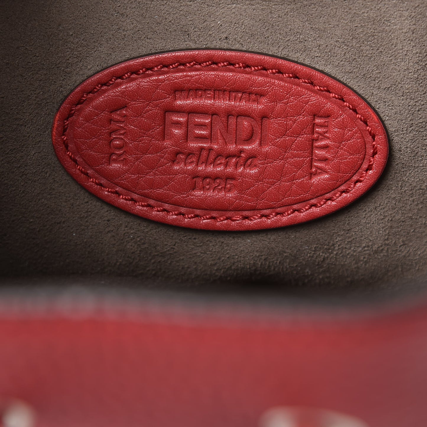 Cuoio Romano Selleria F is Fendi Grande Mon Tresor Pocket Bucket Bag Rosso