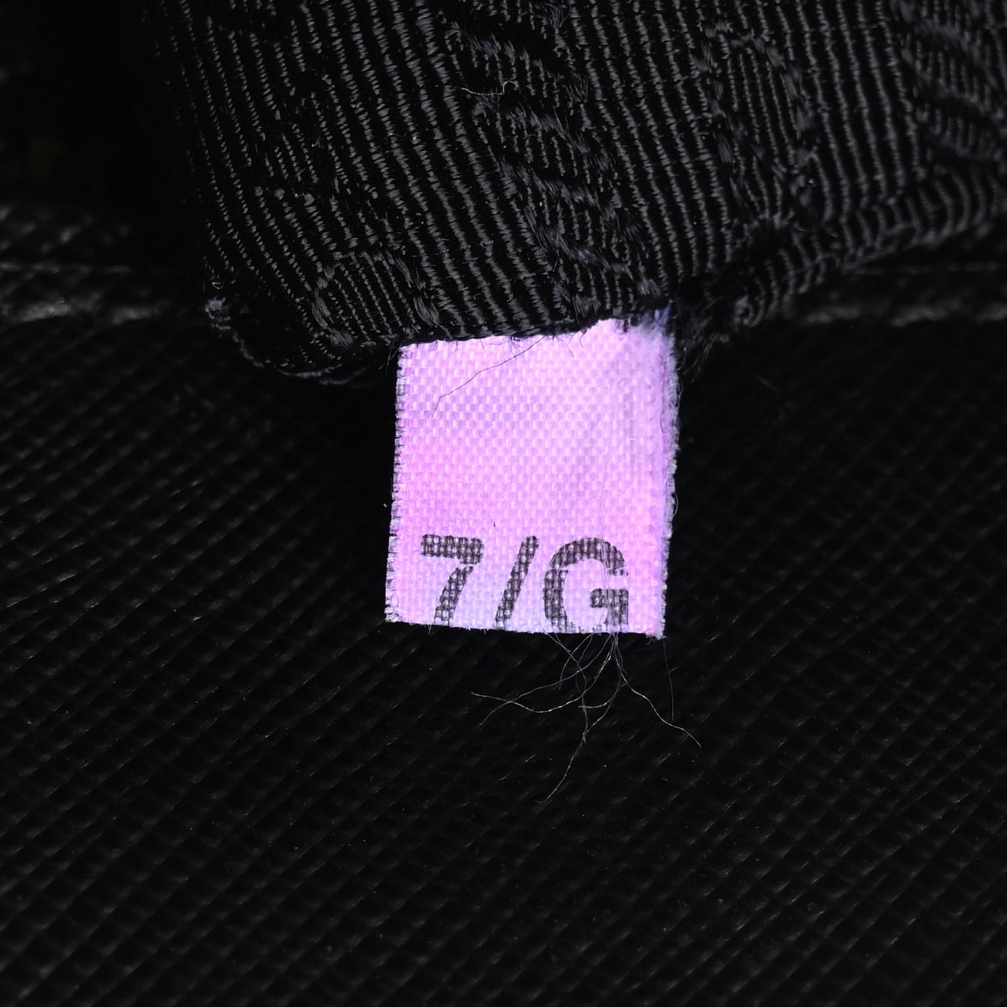 Saffiano Lux Large Galleria Double Zip Tote Black