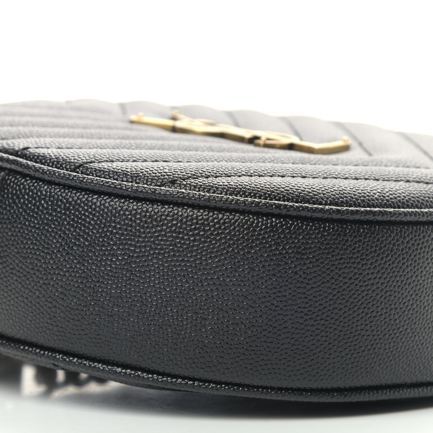 Grain De Poudre Matelasse Chevron Quilted Round Vinyle Camera Bag Black