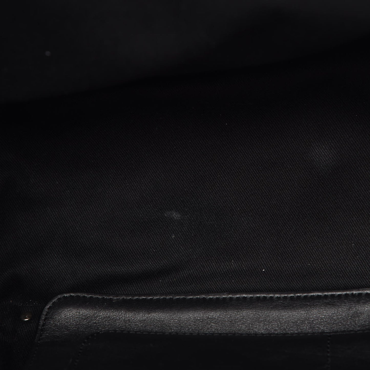 Vitello Medium Rockstud Tote Black