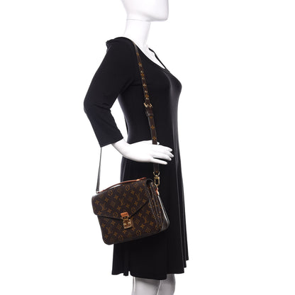 Louis Vuitton Monogram Pochette Metis 2 of 12