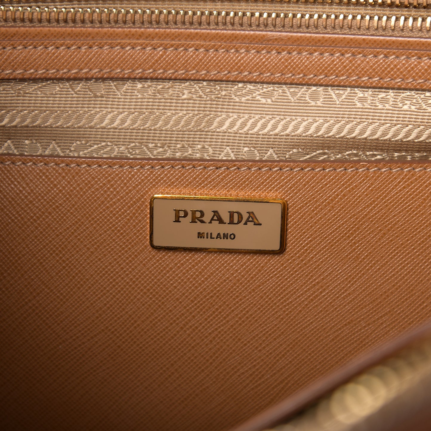 Saffiano Medium Galleria Double Zip Tote Caramel
