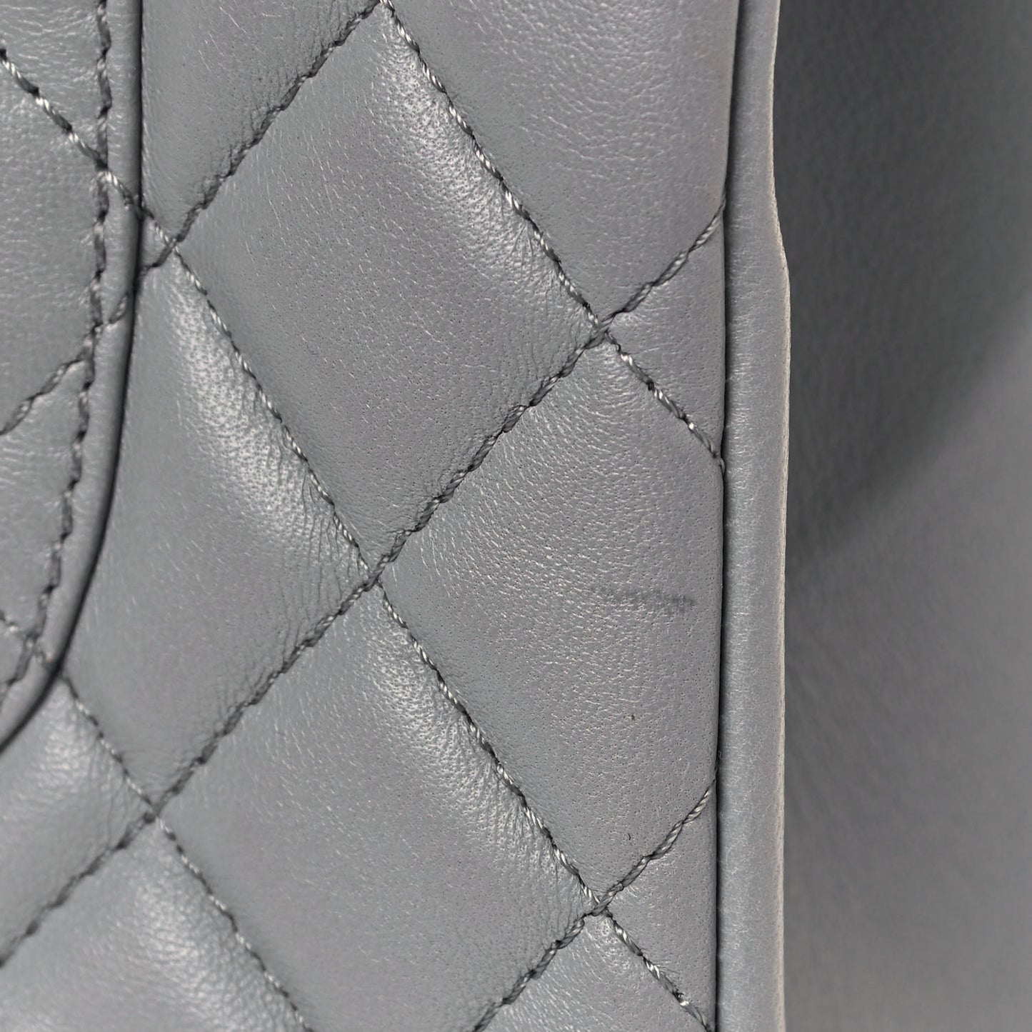 Lambskin Quilted Medium Mademoiselle Chic Flap Gris