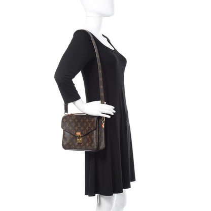 Louis Vuitton Monogram Pochette Metis 2 of 19