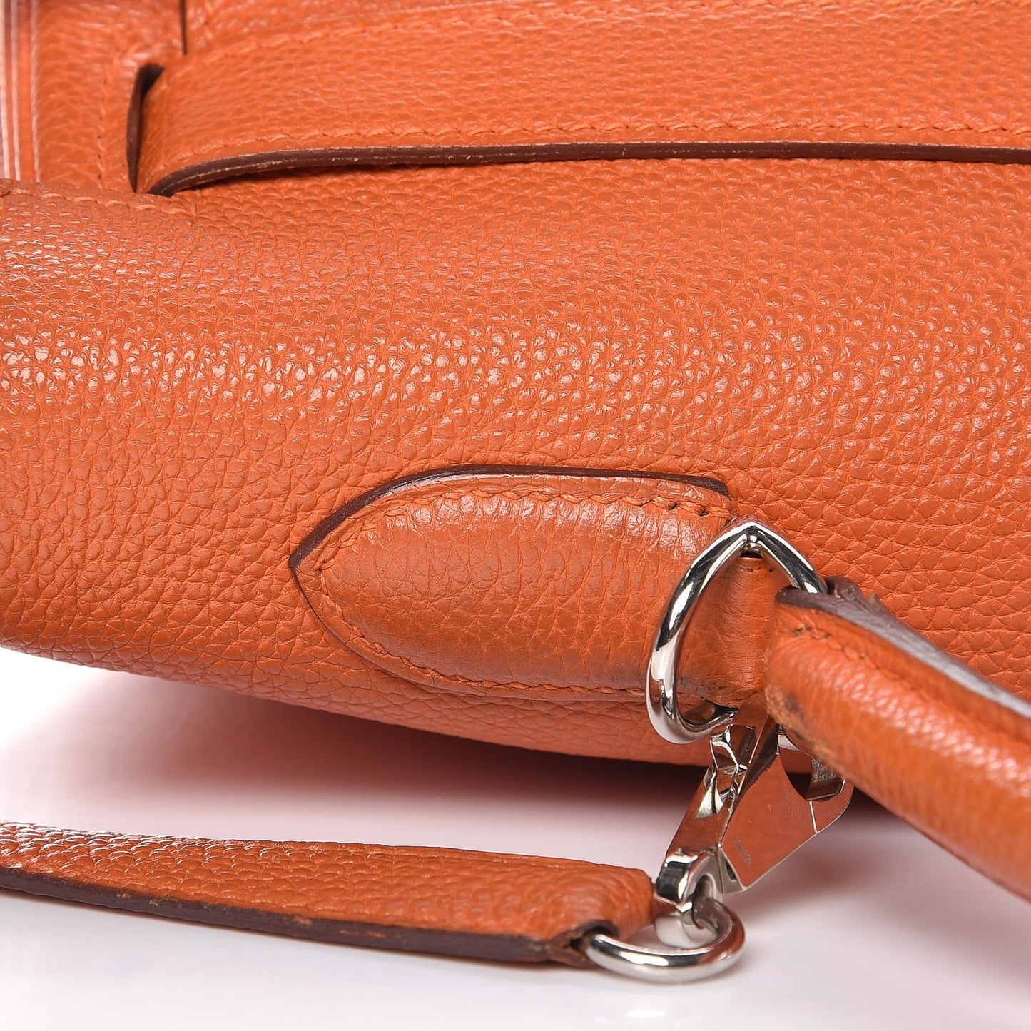 Togo Kelly Retourne 40 Orange