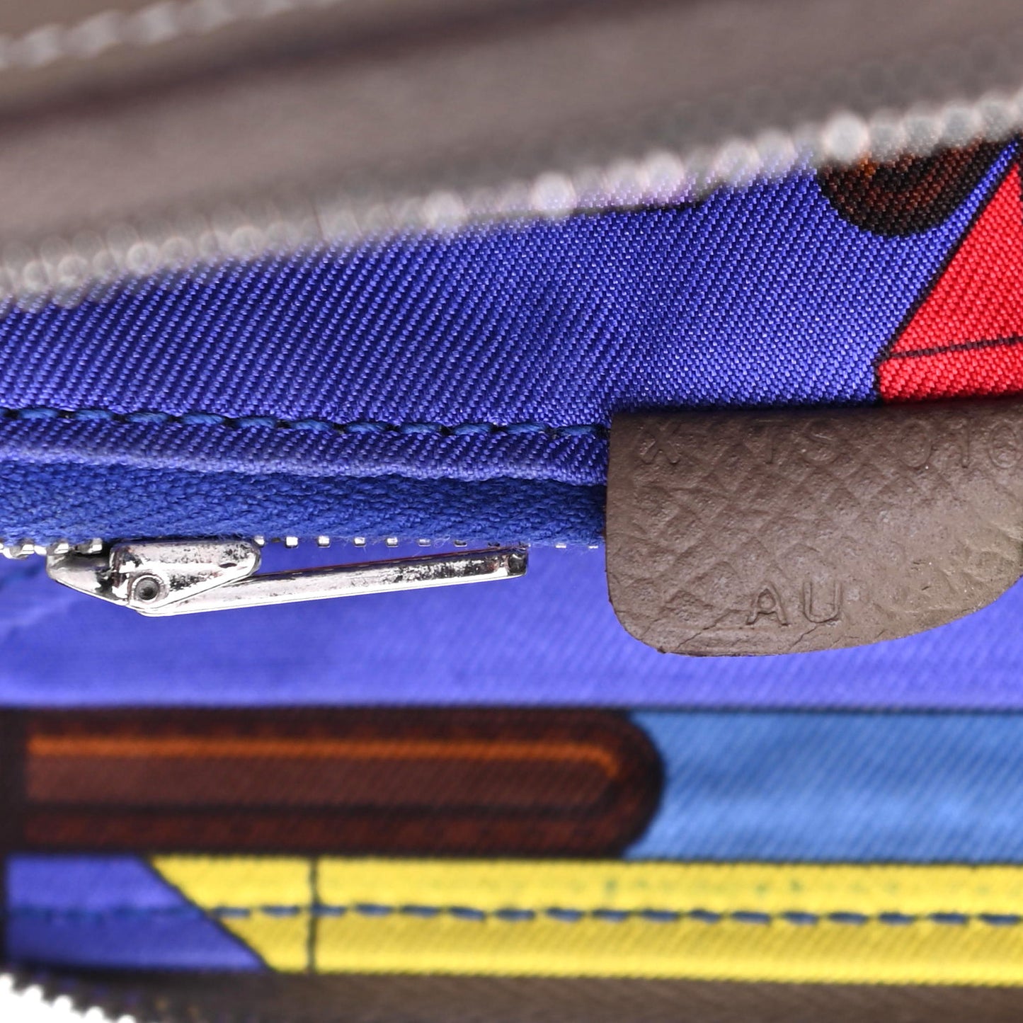 Epsom Silk'in Compact Wallet Etoupe