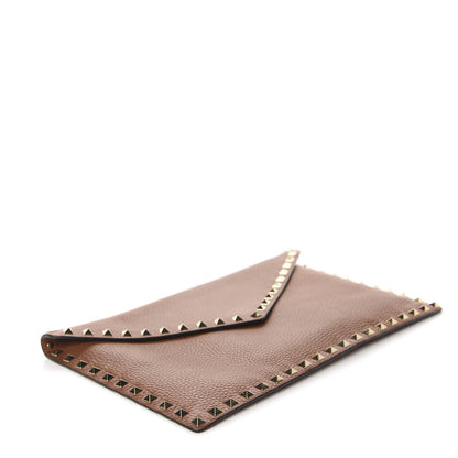 Valentino Garavani Pebbled Calfskin Large Rockstud Envelope Clutch Light Cuir 4 of 6