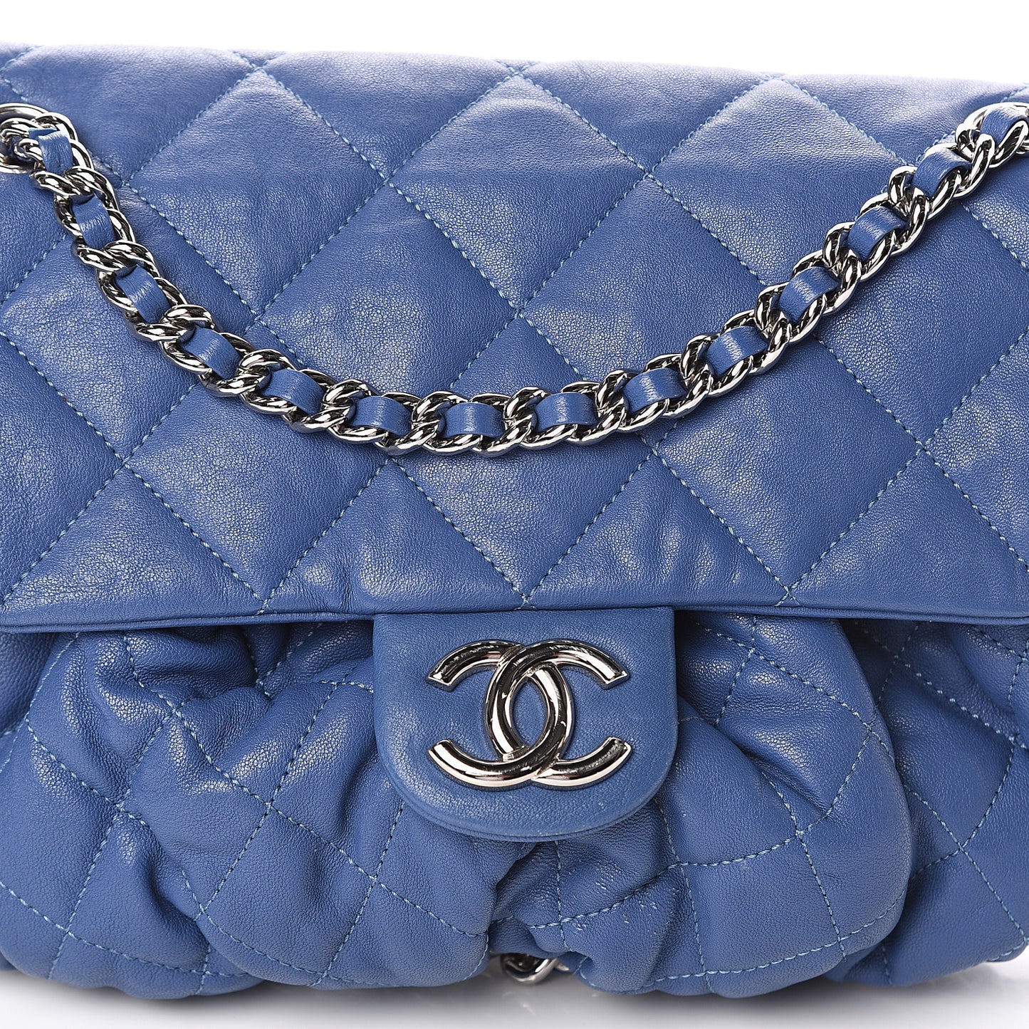 Washed Lambskin Chain Around Medium Messenger Blue