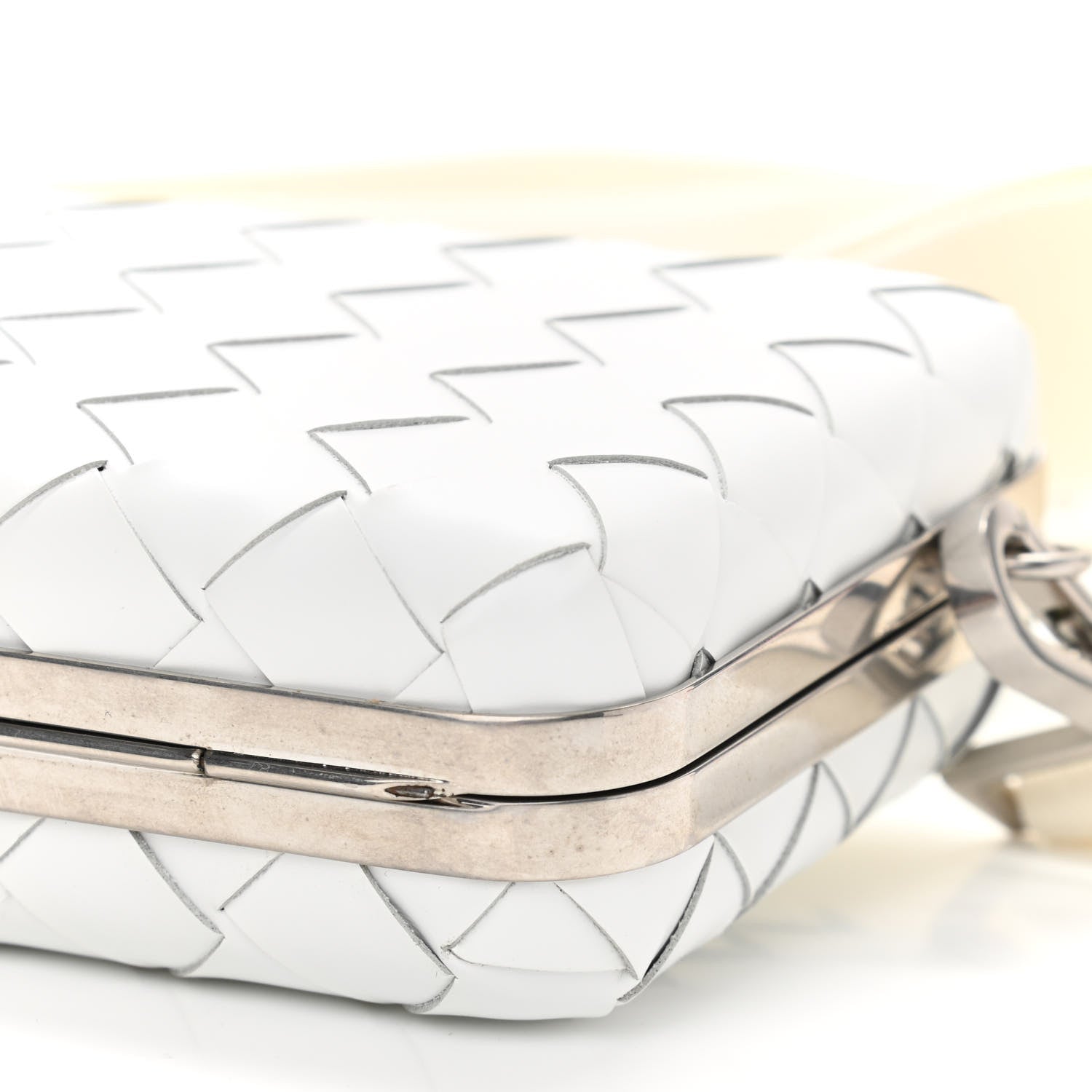 Bottega Veneta Spazzolato Intrecciato Mens Crossbody Messenger Bag White 9 of 9