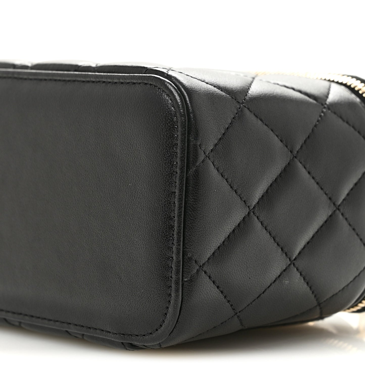 Lambskin Quilted Small Top Handle Vanity Case With Chain Black