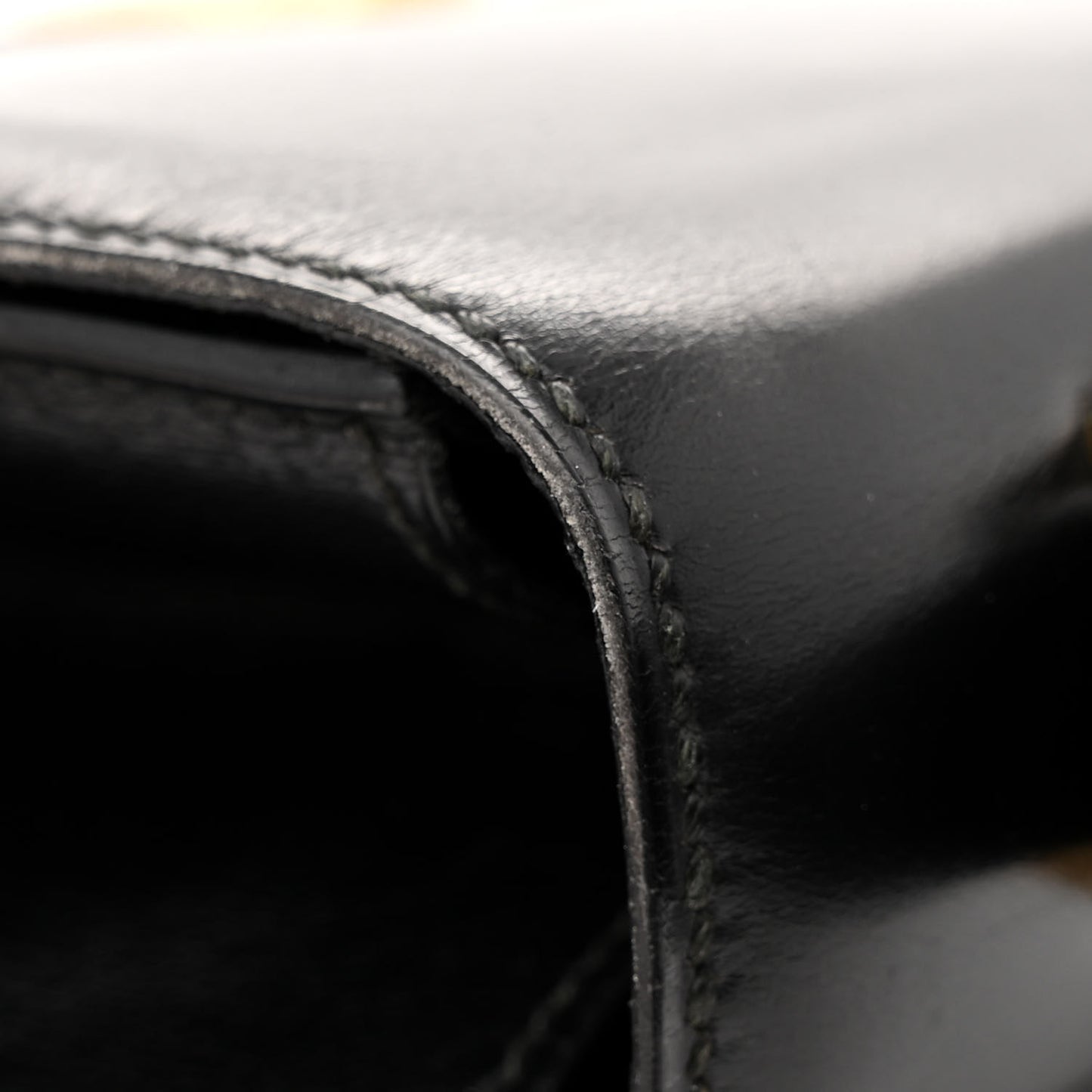 Box Kelly Cadena Lock Shoulder Bag Black