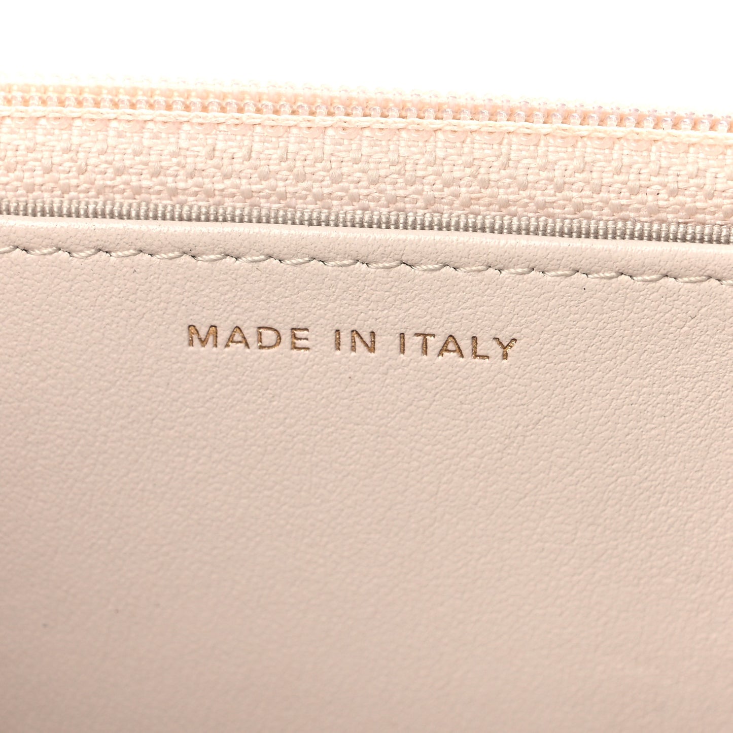 Aged Calfskin Chevron Quilted Reissue Wallet On Chain WOC White
