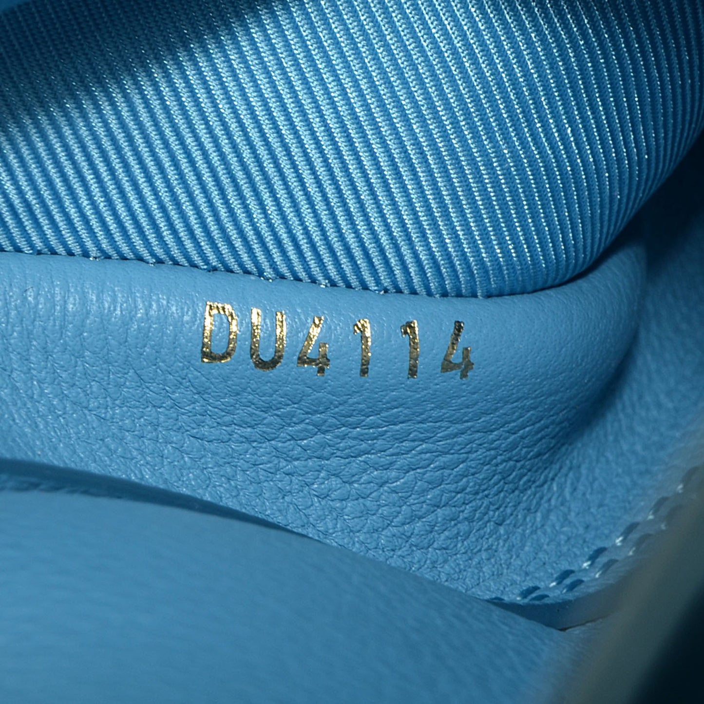 Calfskin Lockme PM Bleuet