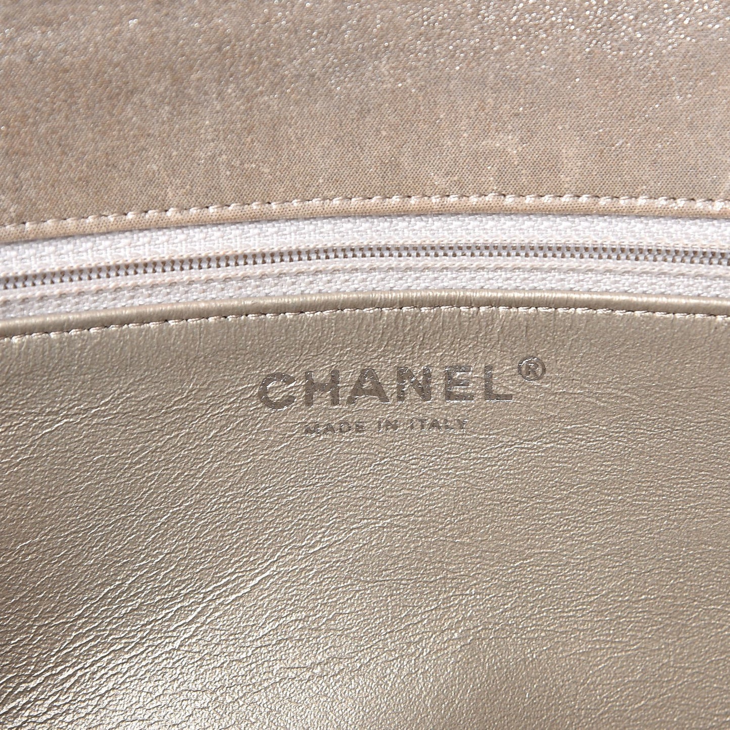 Iridescent Calfskin Quilted Large Roll 2.55 Reissue Clutch Light Gold