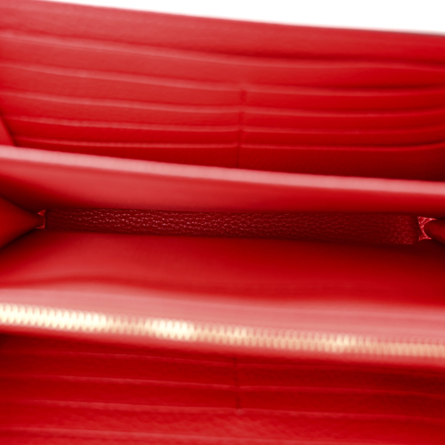 Pebbled Calfskin Rockstud Envelope Wallet on Chain Rouge Pur