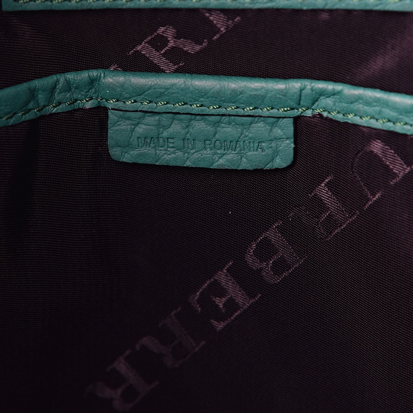 Signature Grain Briefcase Green