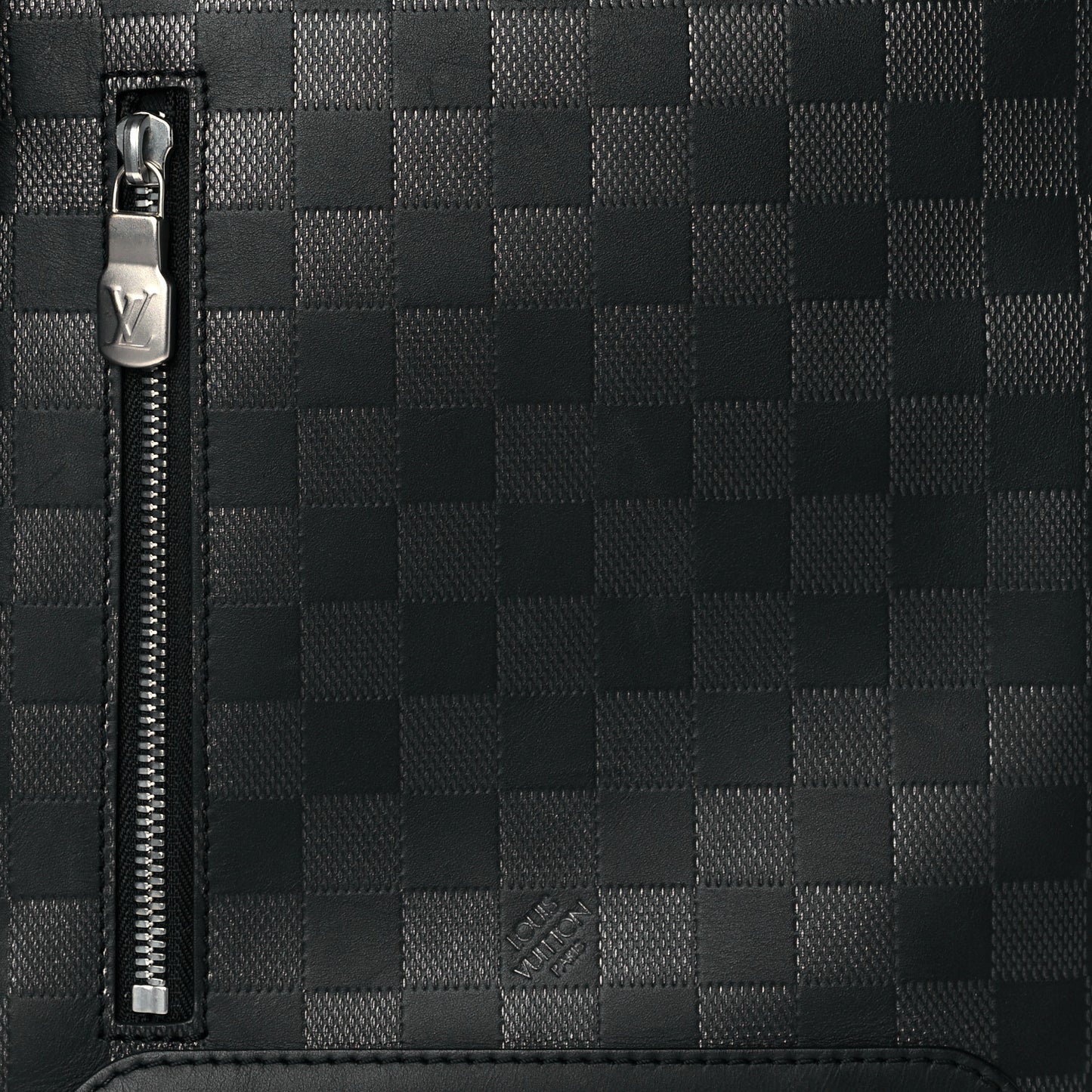 Damier Infini Discovery Messenger BB Onyx