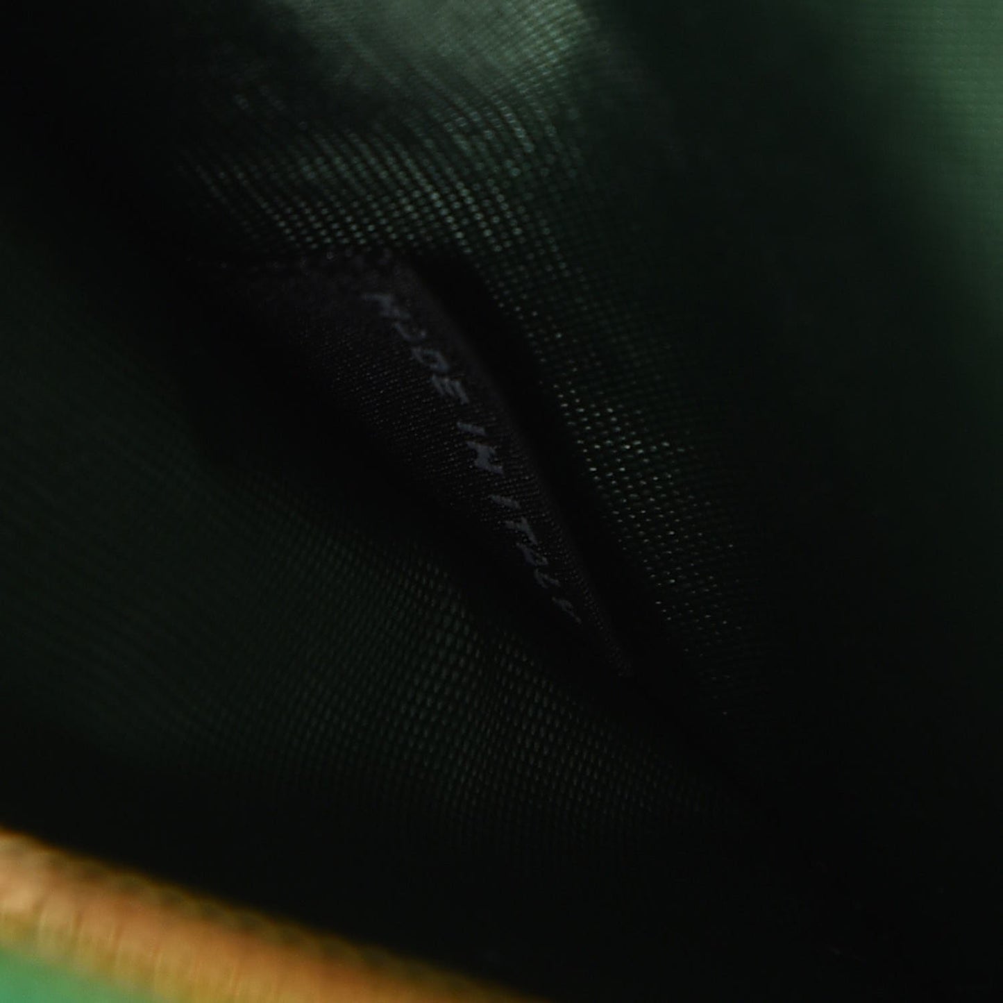 Saffiano Metal Oro Chain Wallet Verde