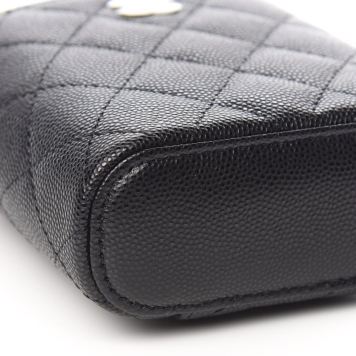 Caviar Quilted Small Vertical Coco Beauty Vanity Case With Chain Black