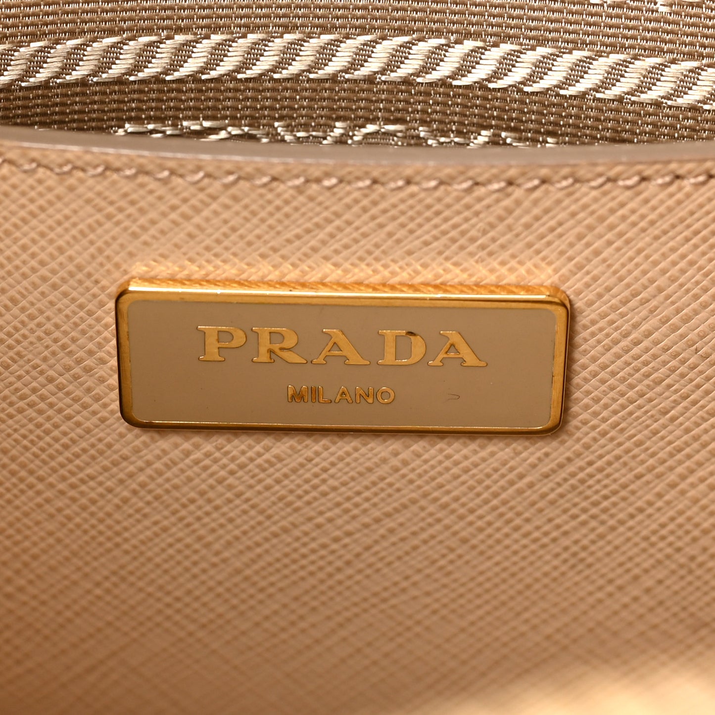 Saffiano Lux Medium Promenade Tote Sabbia