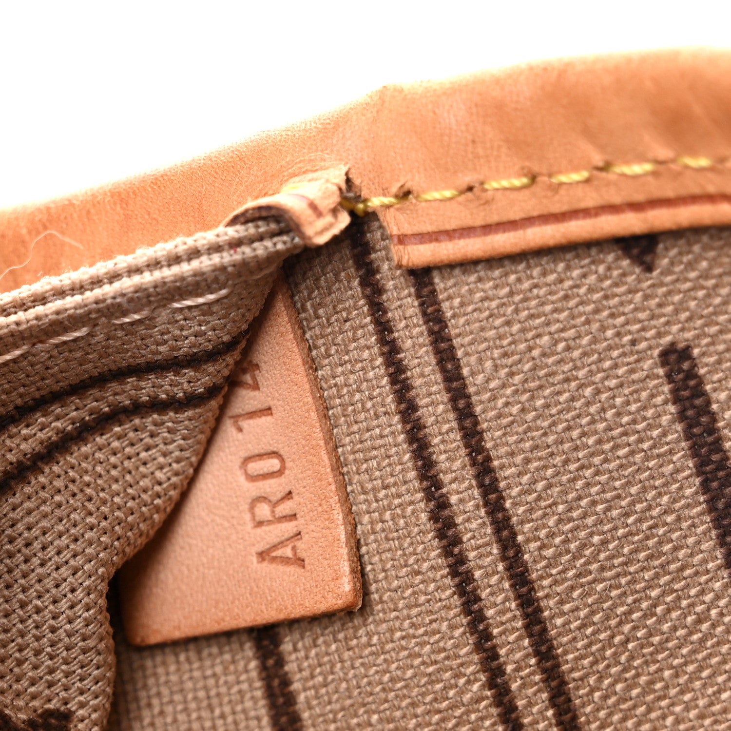 Louis Vuitton Monogram Neverfull MM 7 of 18