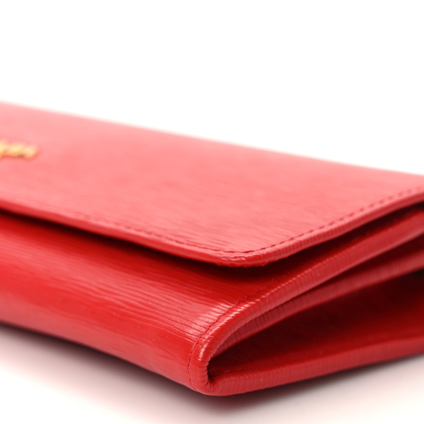 Vitello Move Metal Oro Chain Wallet Lacca