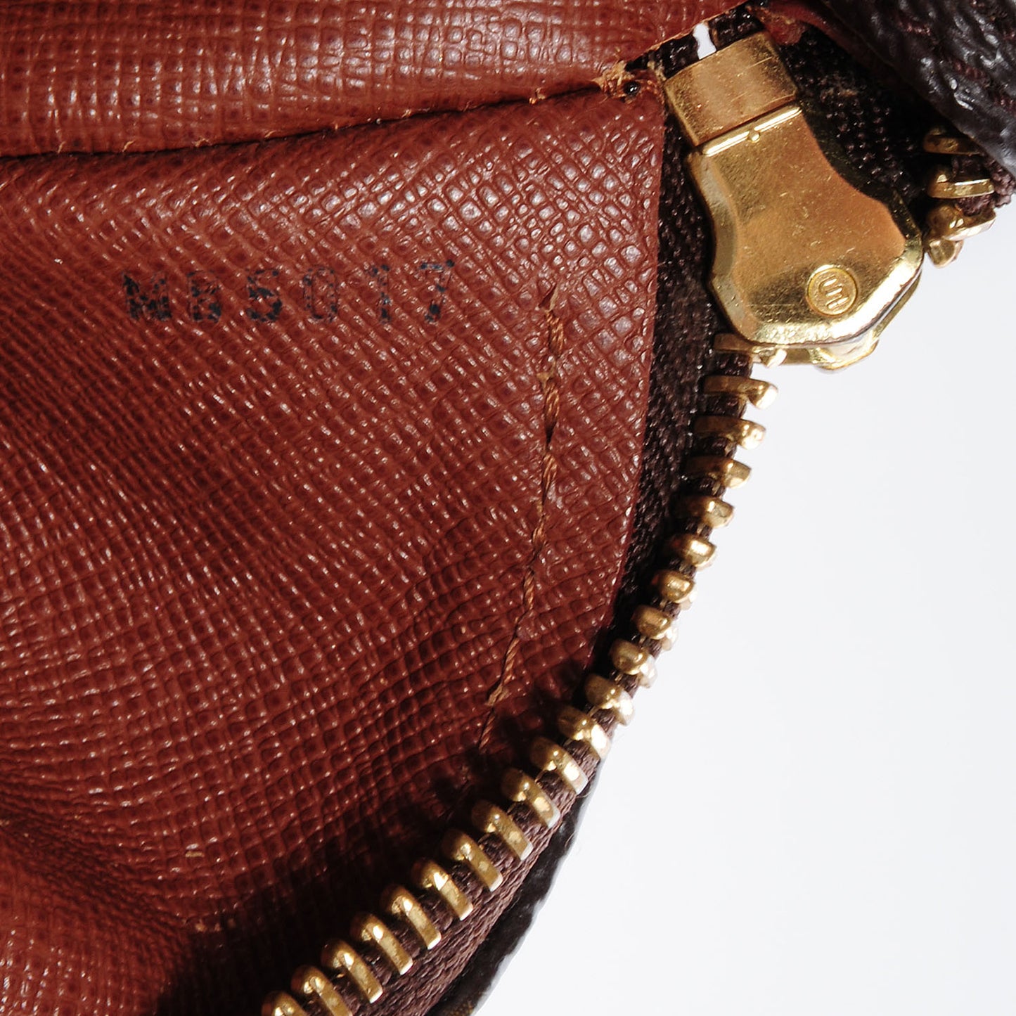 Monogram Papillon 26