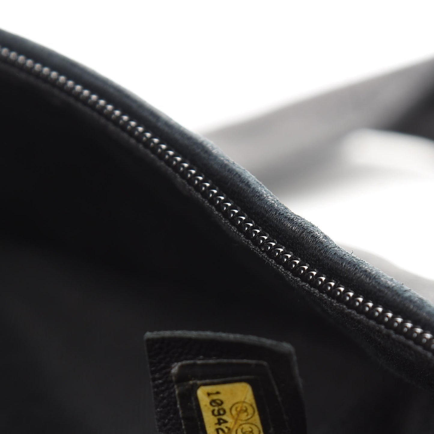 Lambskin Cloudy Bundle Bowler Black