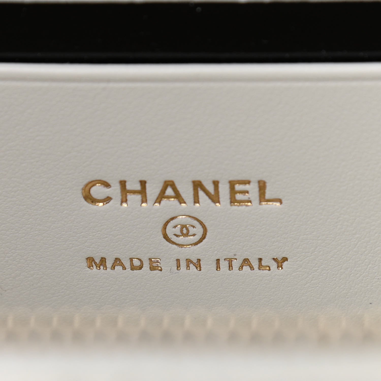 Chanel Shiny Caviar Quilted Pick Me Up Vanity Case White 6 of 12