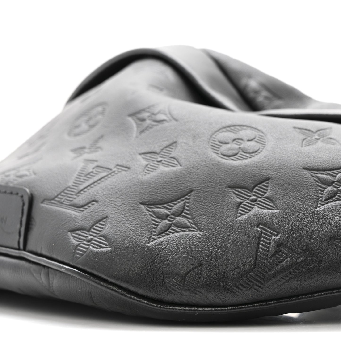 Calfskin Monogram Shadow Discovery Bumbag Black