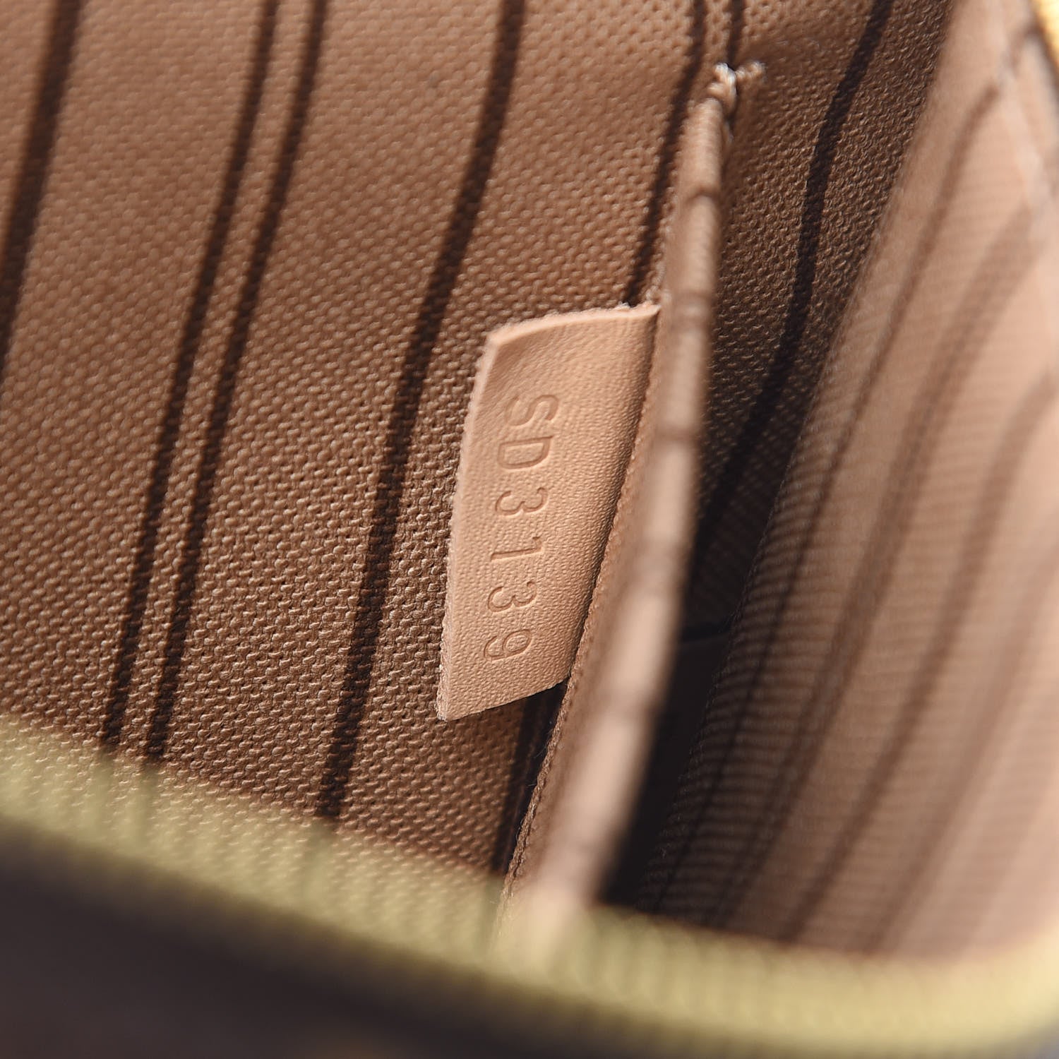 Louis Vuitton Monogram Neverfull MM GM Pochette 8 of 8