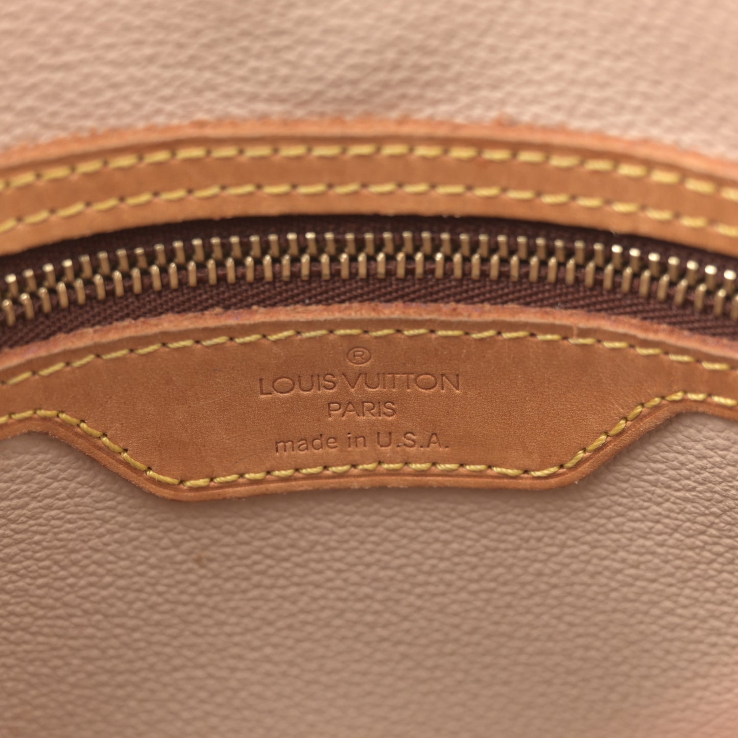 Monogram Petit Bucket 23