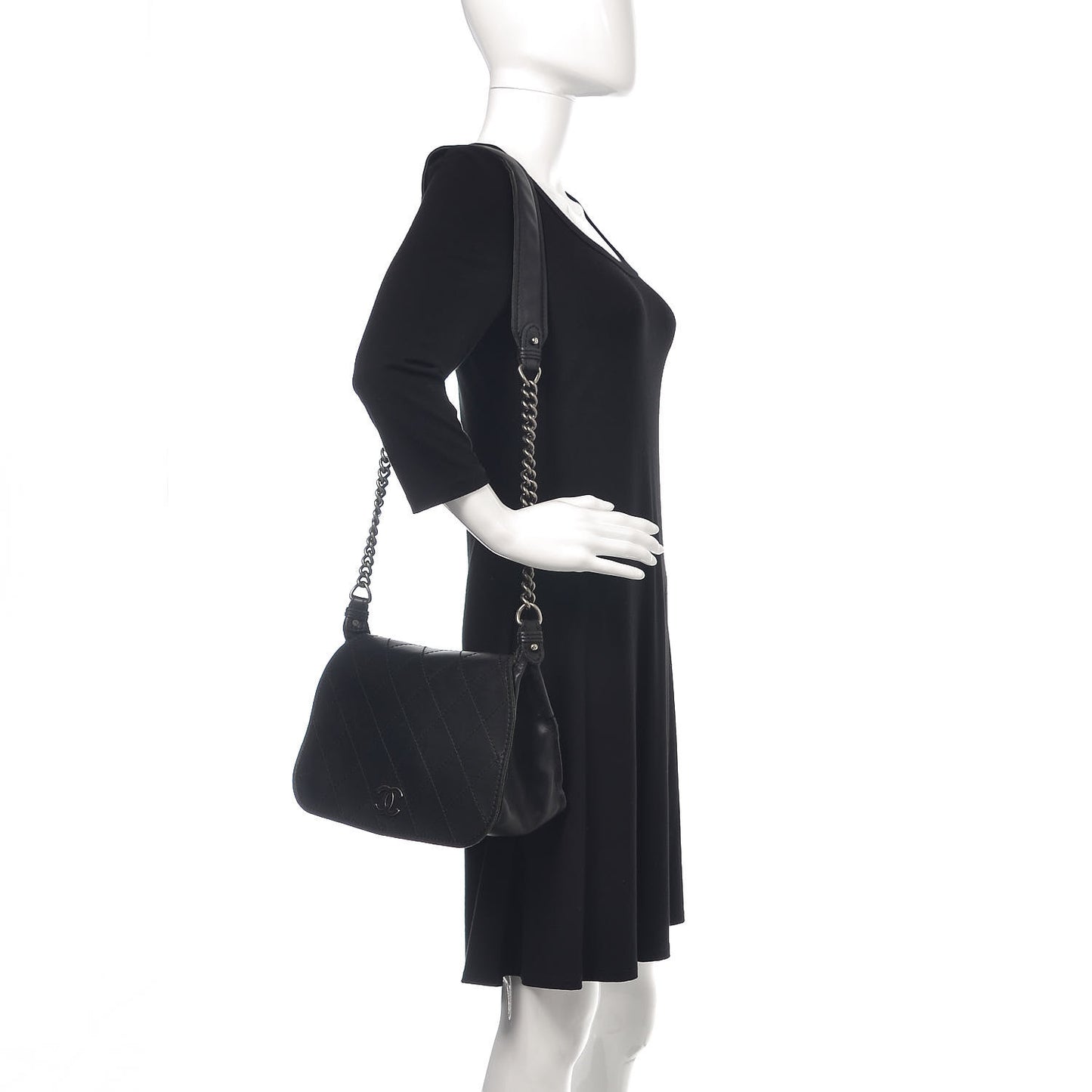 Calfskin Stitched Small Highlander Messenger Black