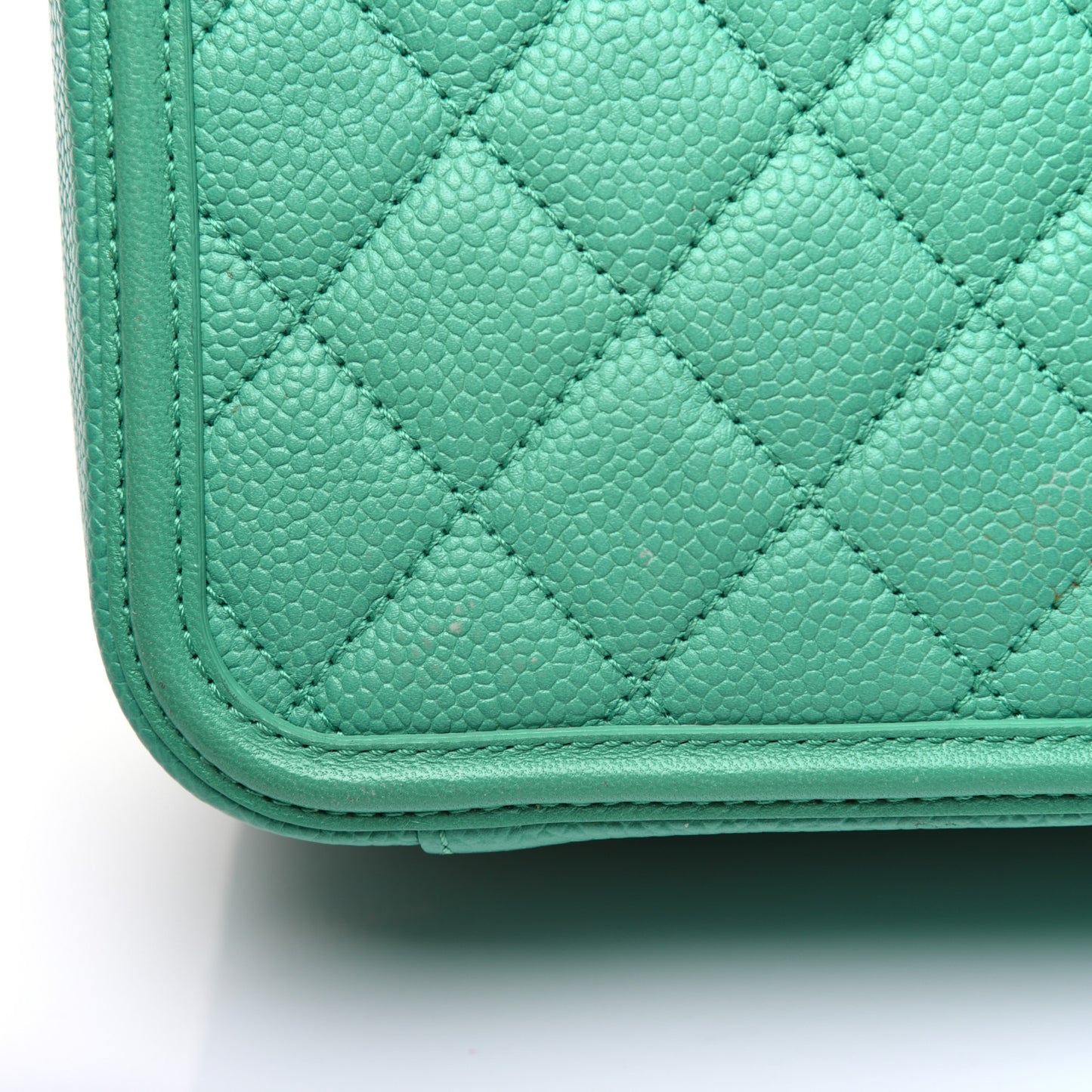 Caviar Quilted Medium CC Filigree Vanity Case Green