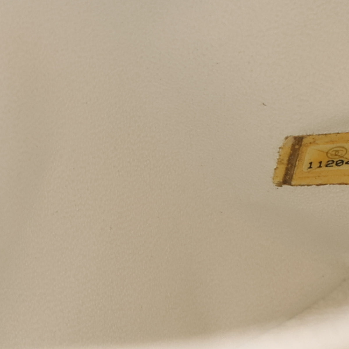 Distressed Patent Jumbo Single Flap White