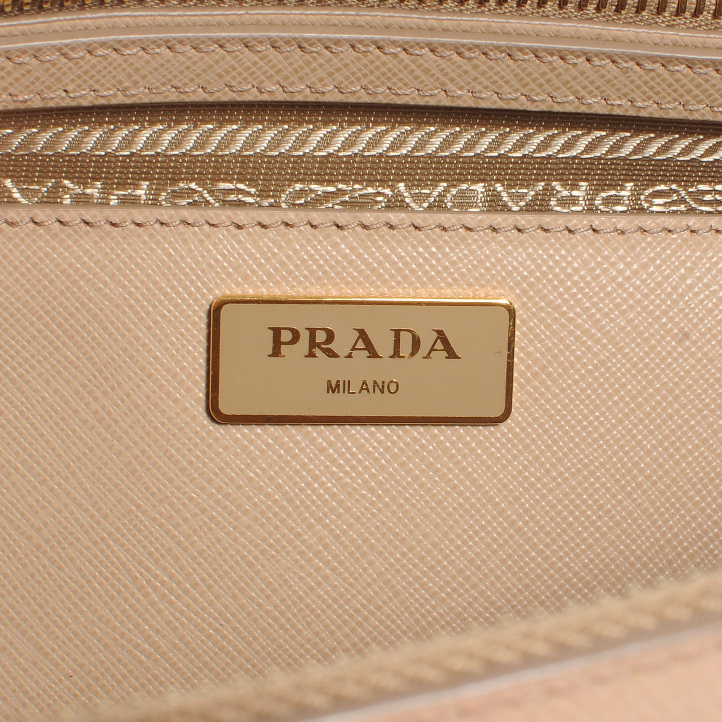 Saffiano Lux Medium Tote Sabbia
